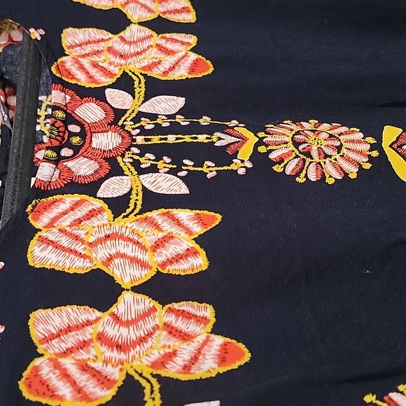 Faux embroidered dress - Picture 2 of 6